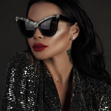 Load image into Gallery viewer, Oversized Diamond Cat Eye Sunglasses
