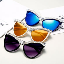 Load image into Gallery viewer, Oversized Diamond Cat Eye Sunglasses
